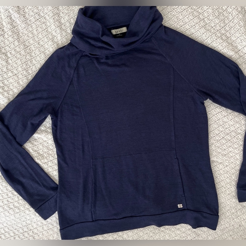 Nicole Miller Turtleneck Top Lightweight Knit Athletic Style Patch Pocket Front - Picture 4 of 5